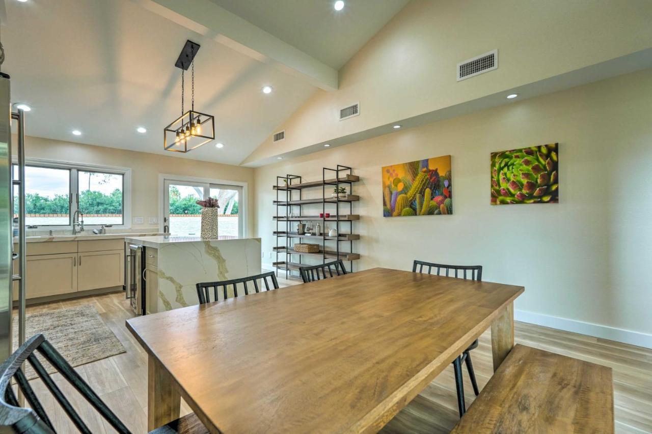 Holiday home Luxury Vacation With Patio!